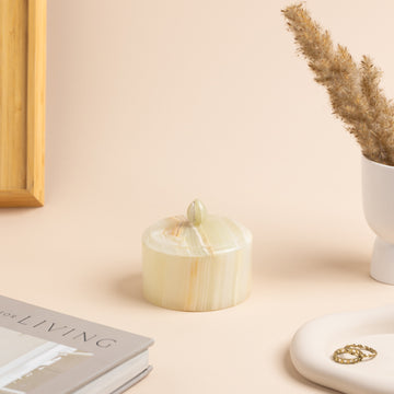 WHITE ONYX LIDDED JAR