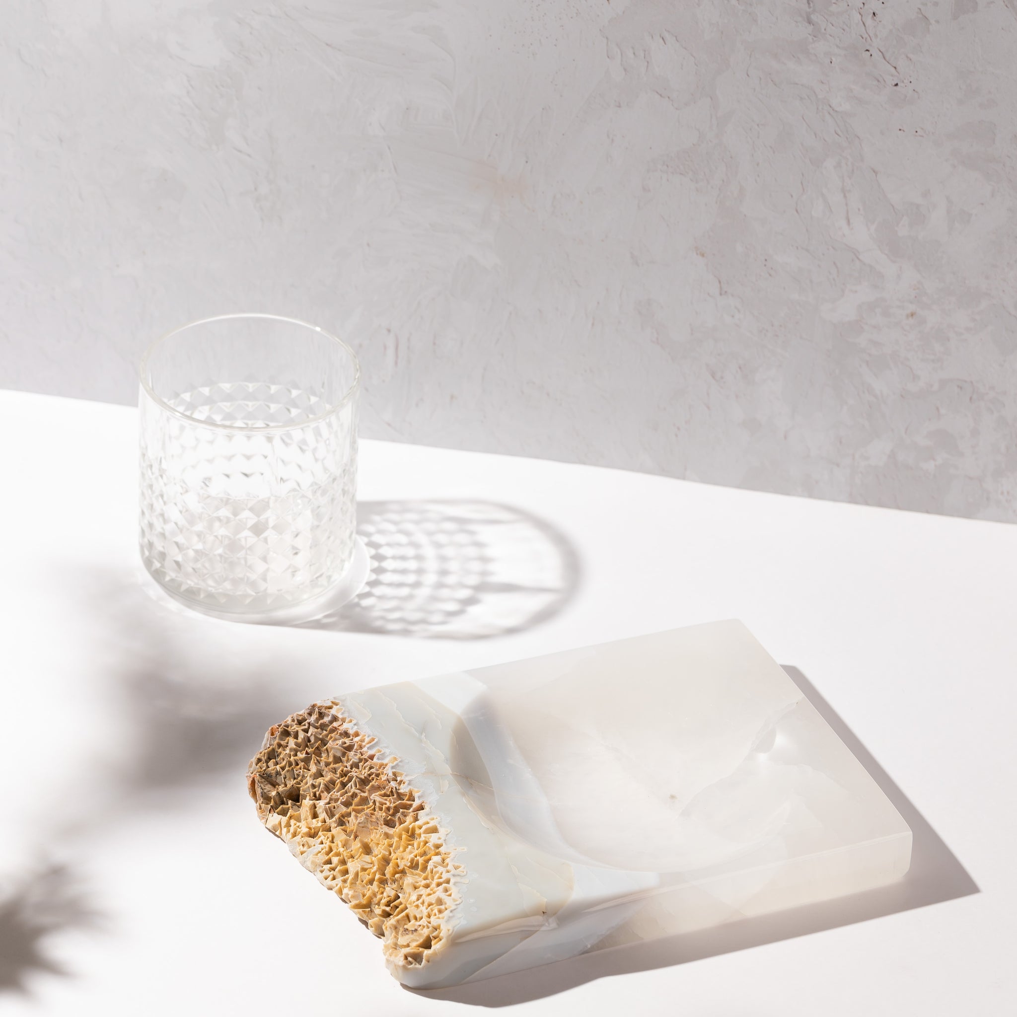NATURAL EDGED CHALCEDONY TRAY