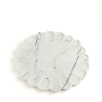 SCALLOPED PLATE