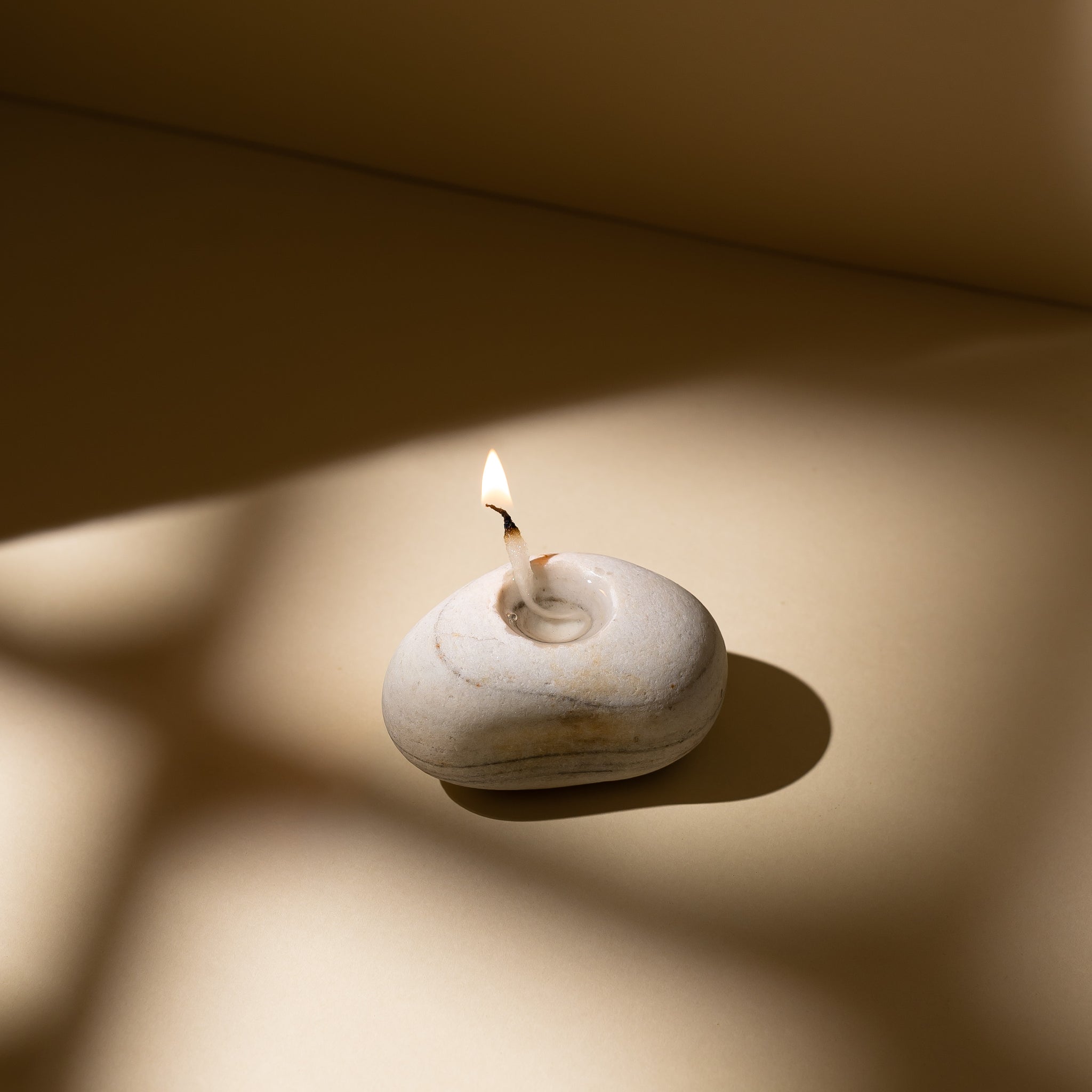 PEBBLE DIYA