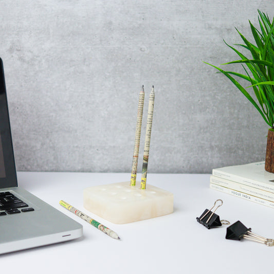 ALABASTER PENSTAND